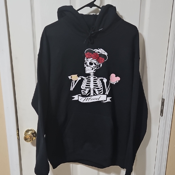 Gildan Other - Graphic Hoodie with Skeleton Design